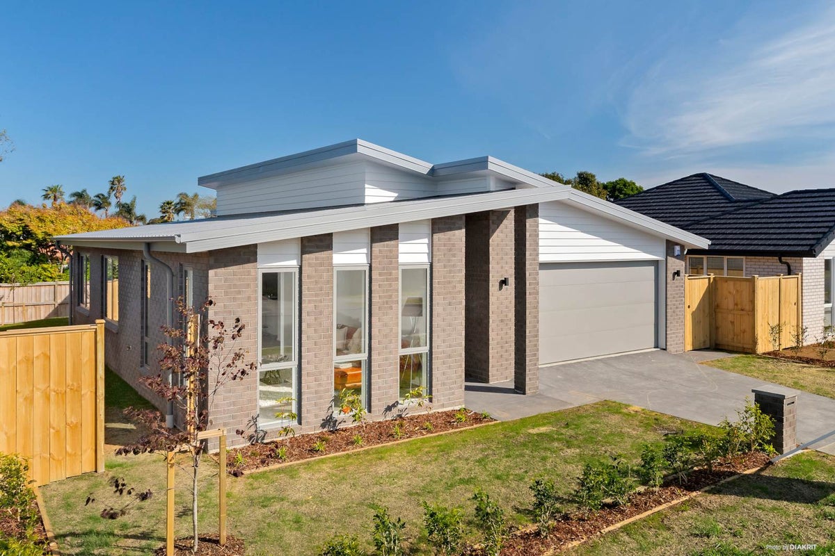 6 Waituarua Drive, Conifer Grove, Takanini - Carousel 2