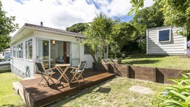 18A Fraser Avenue, Johnsonville, Wellington - Carousel 1