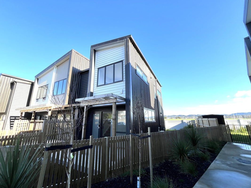 40 Elm Street, Avondale, Auckland - Carousel 1