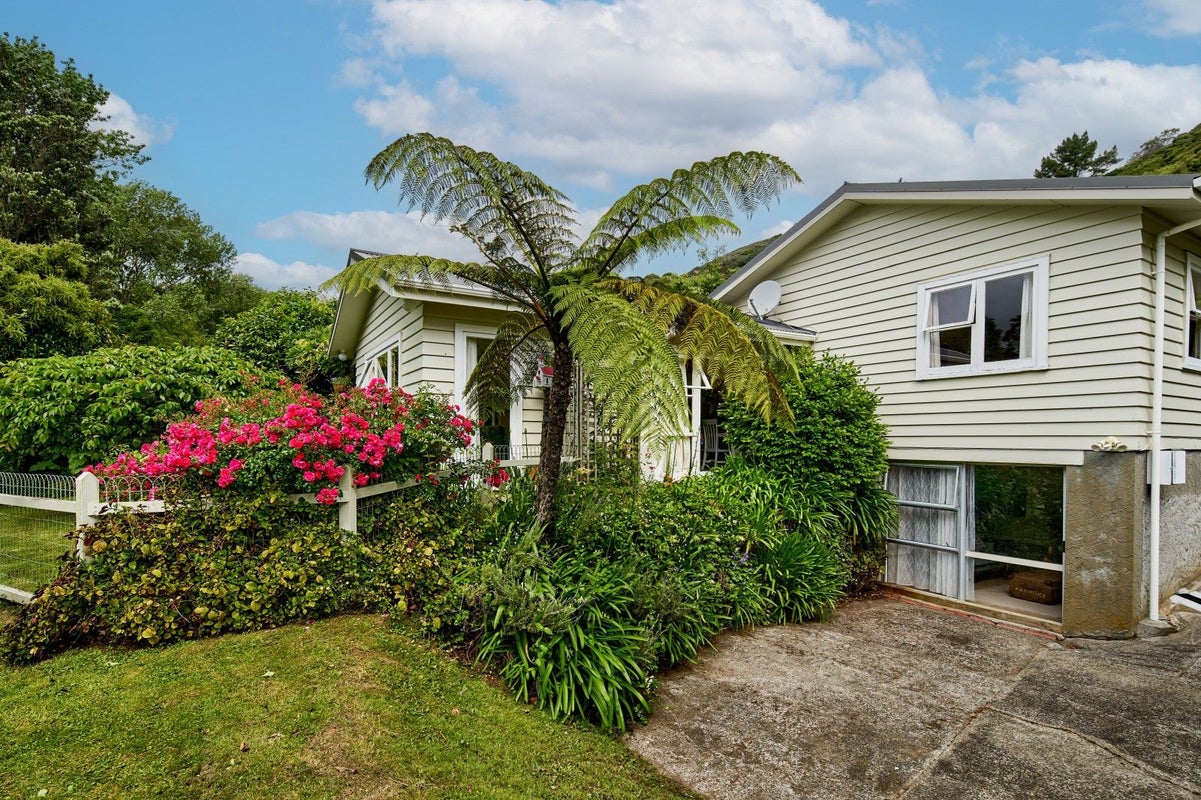 42 Cleary Street, Waterloo, Lower Hutt - Carousel 21