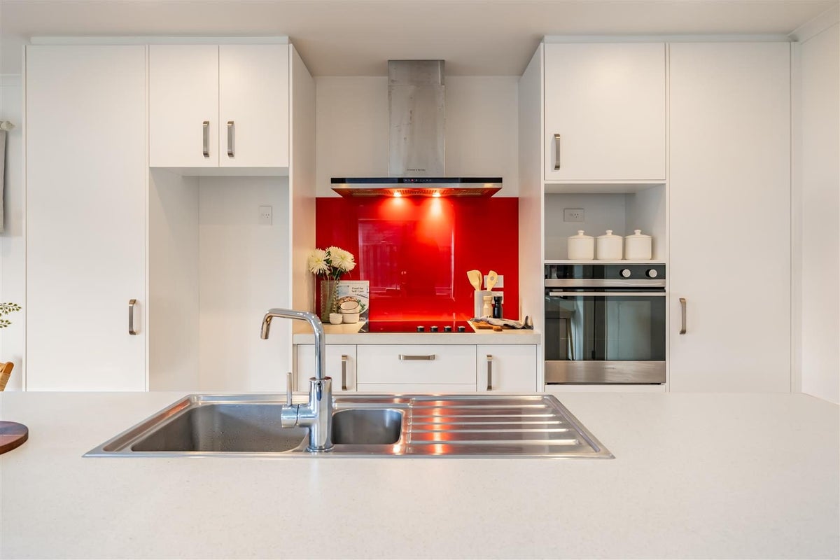 4 Te Kaeaea Crescent, Wallaceville, Upper Hutt - Carousel 2