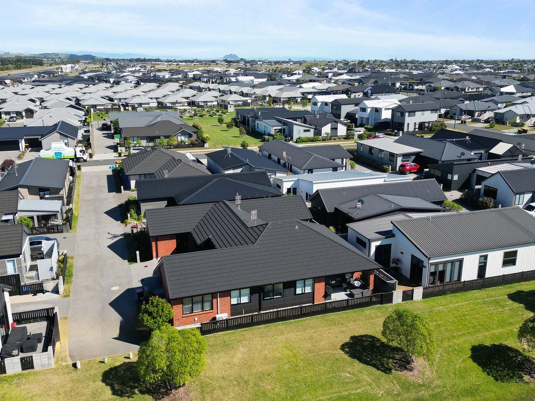 7 Belt Lane, Papamoa, Papamoa - Carousel 1