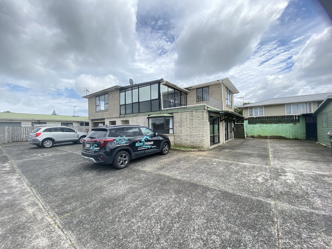 20 Christmas Road, Manurewa, Auckland - Carousel 1