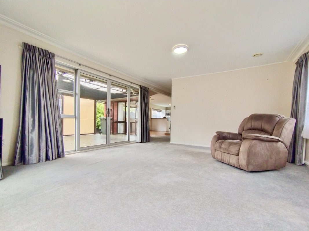 1/11 Taharoto Road, Takapuna, Auckland - Carousel 2