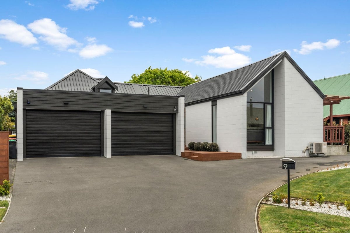 9 Ringwood Place, Avonhead, Christchurch - Carousel 1
