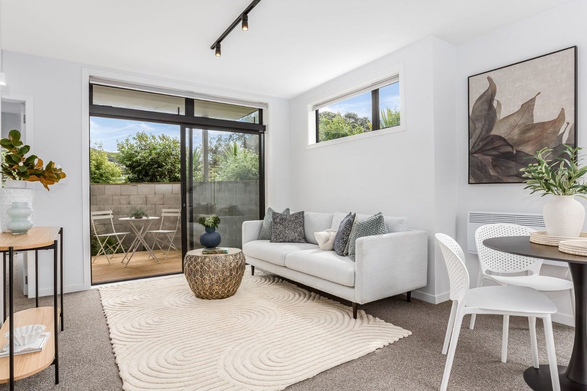 1/2 Hindmarsh Street, Johnsonville, Wellington - Carousel 2