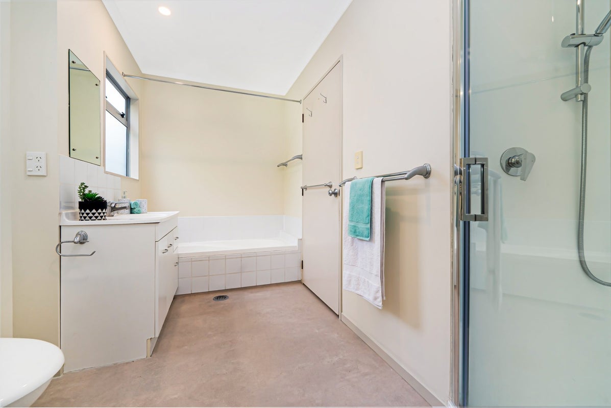 62A Glendale Road, Glen Eden, Auckland - Carousel 2