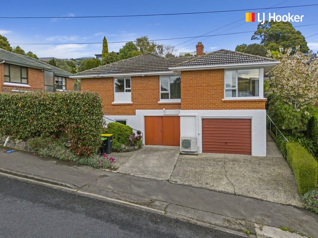 30 Glenmore Street, Glenleith, Dunedin - Carousel 1