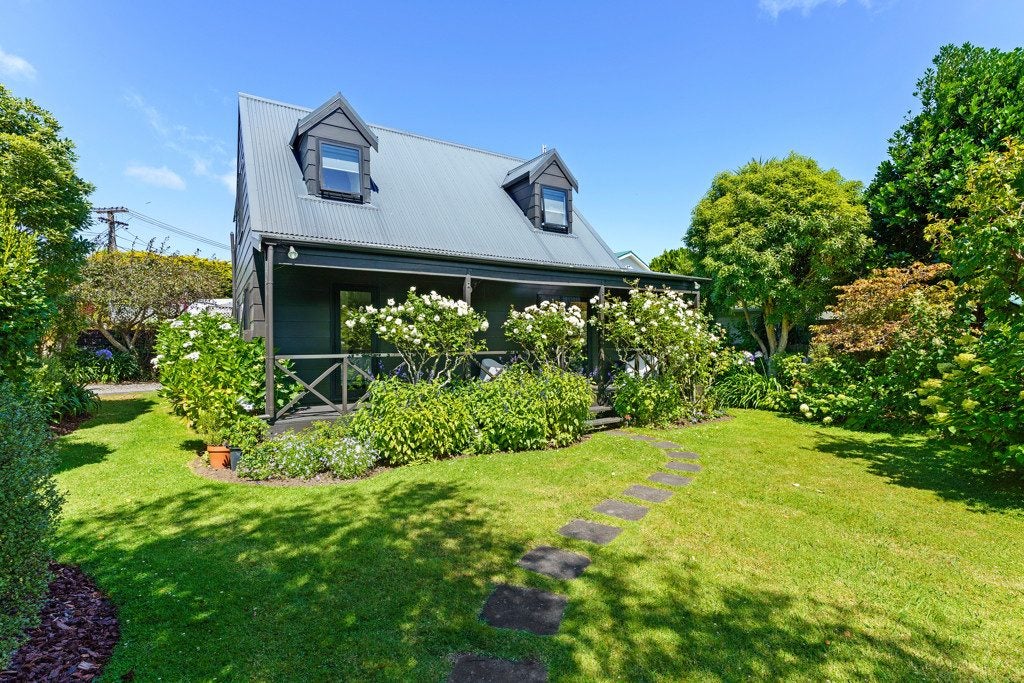 3 Henare Street, Waikanae Beach, Waikanae - Carousel 1