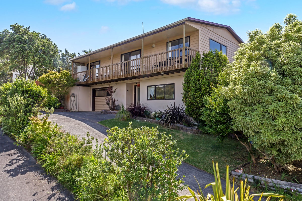 76A Brian Crescent, Stanmore Bay, Whangaparaoa - Carousel 1