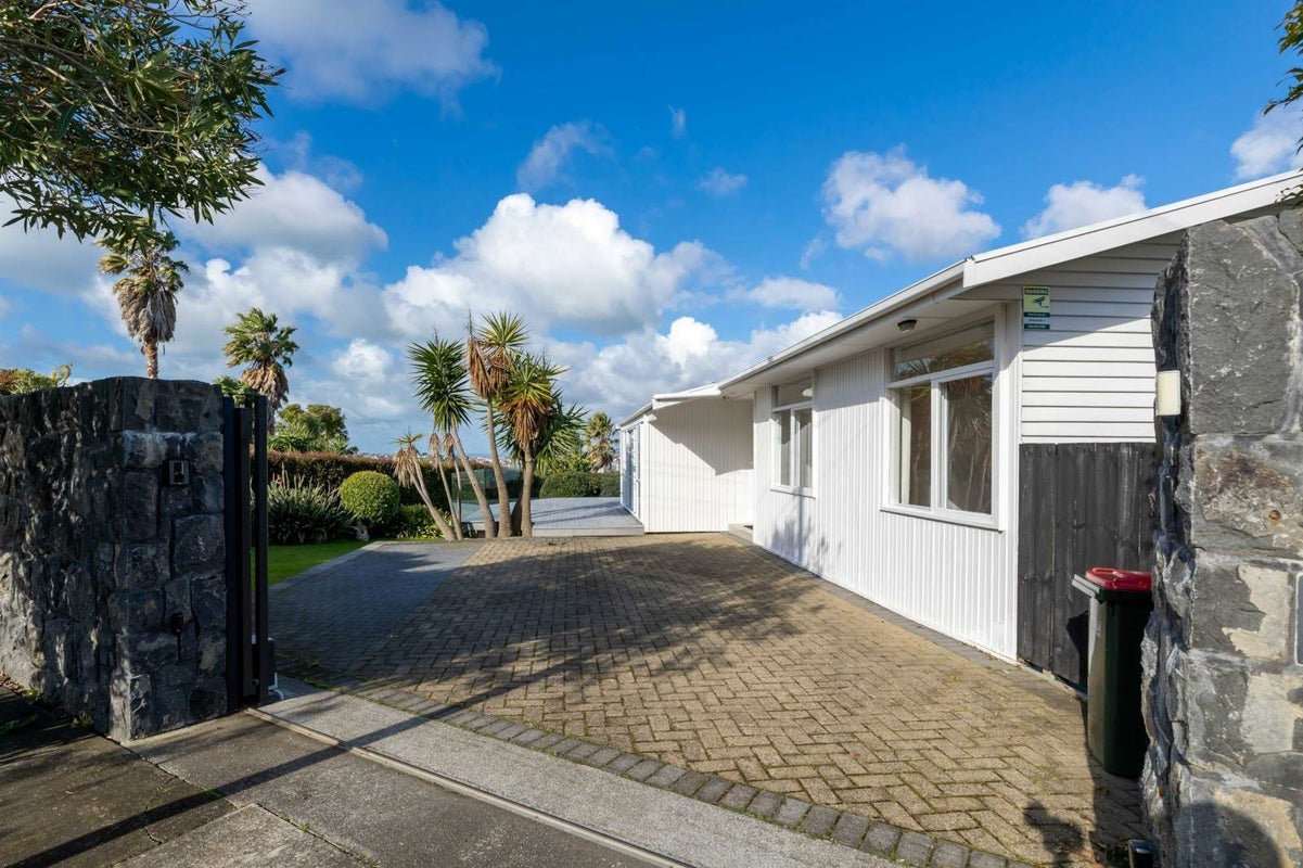 1A California Place, Wai o Taiki Bay, Auckland - Carousel 25