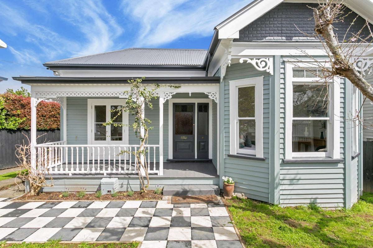 32 Burnley Terrace, Mount Eden, Auckland - Carousel 1
