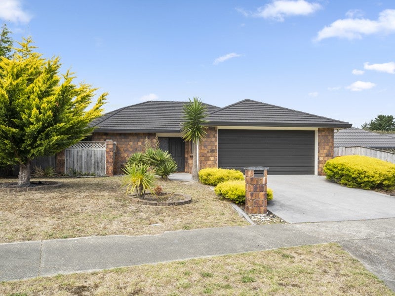 15 Leanne Way, Waikanae Beach, Waikanae - Carousel 1