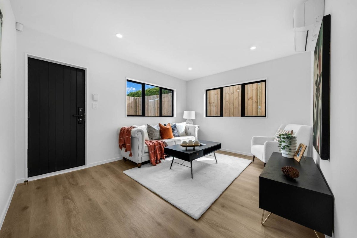 18 Mariner Street, Mangere, Auckland - Carousel 2