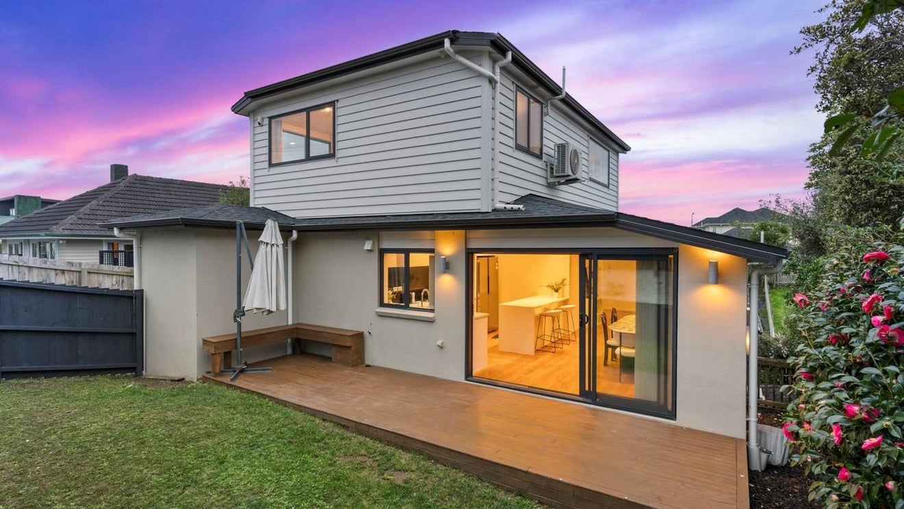 684 East Coast Road, Pinehill, Auckland - Carousel 1