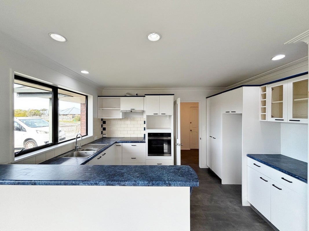 12 Surfers Place, North New Brighton, Christchurch - Carousel 2