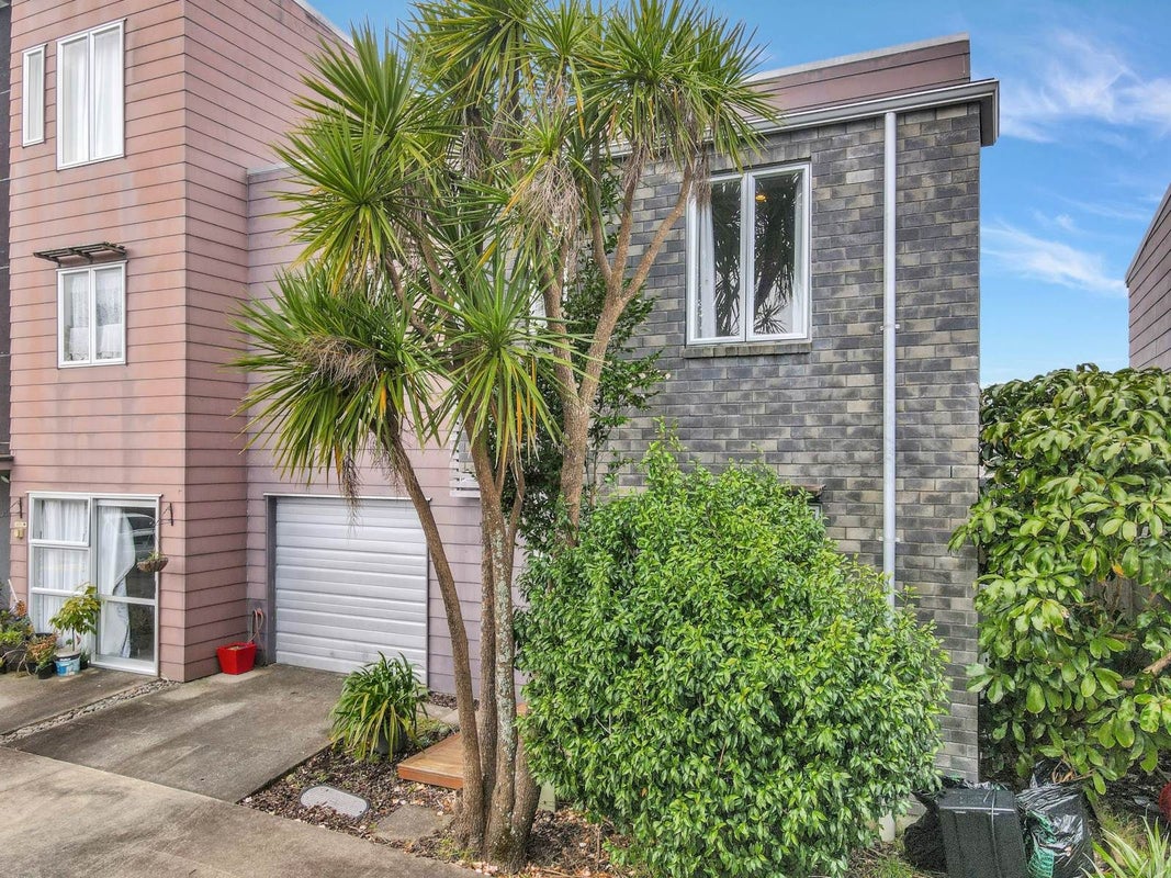 115 Albionvale Road, Glen Eden, Auckland - Carousel 1