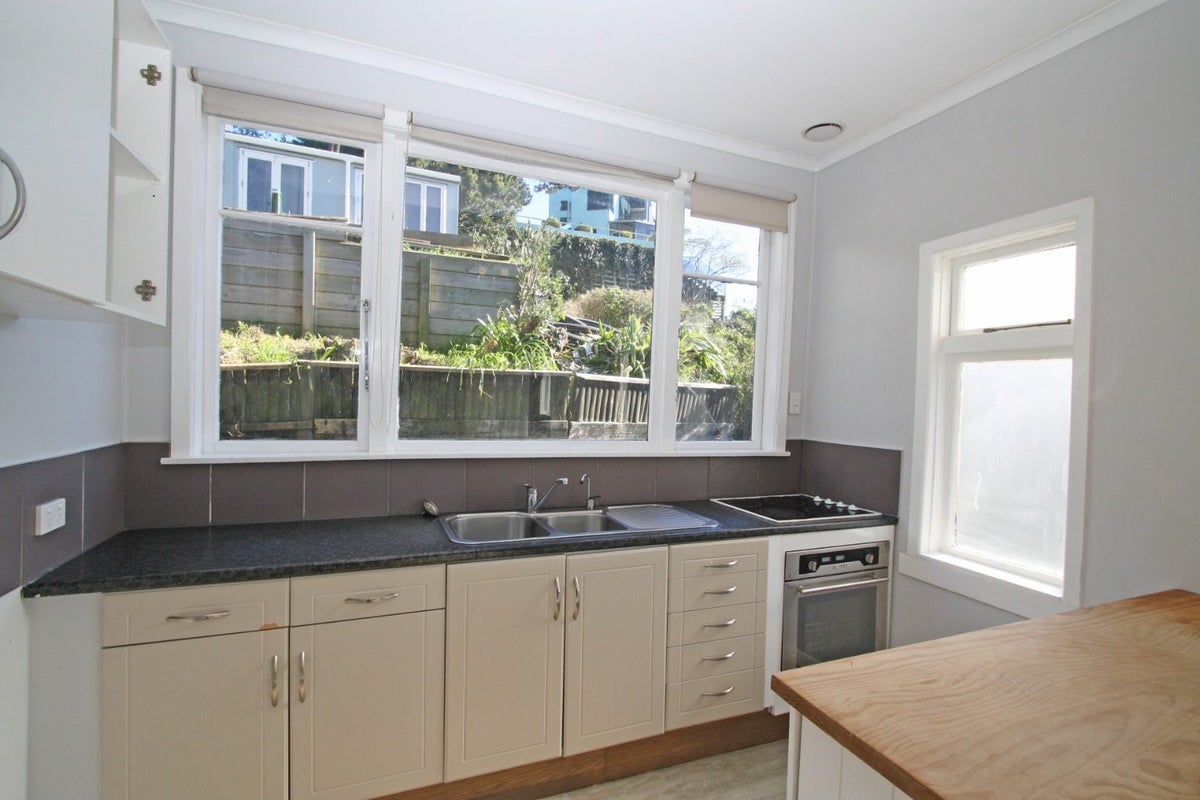 56 Pioneer Road, Moturoa, New Plymouth - Carousel 1