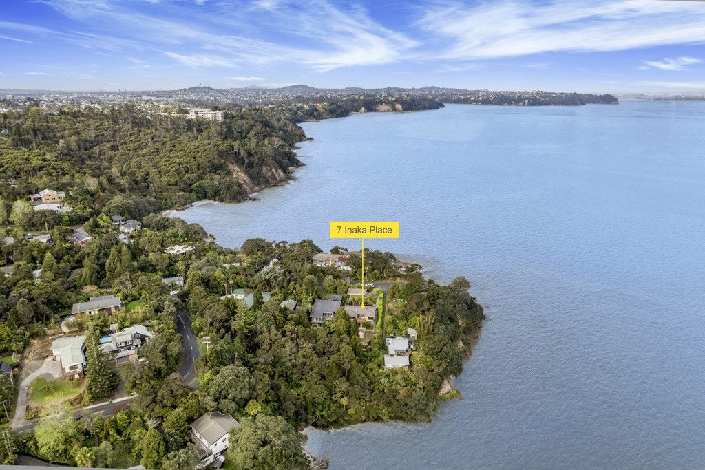 7 Inaka Place, Titirangi, Auckland - Carousel 2