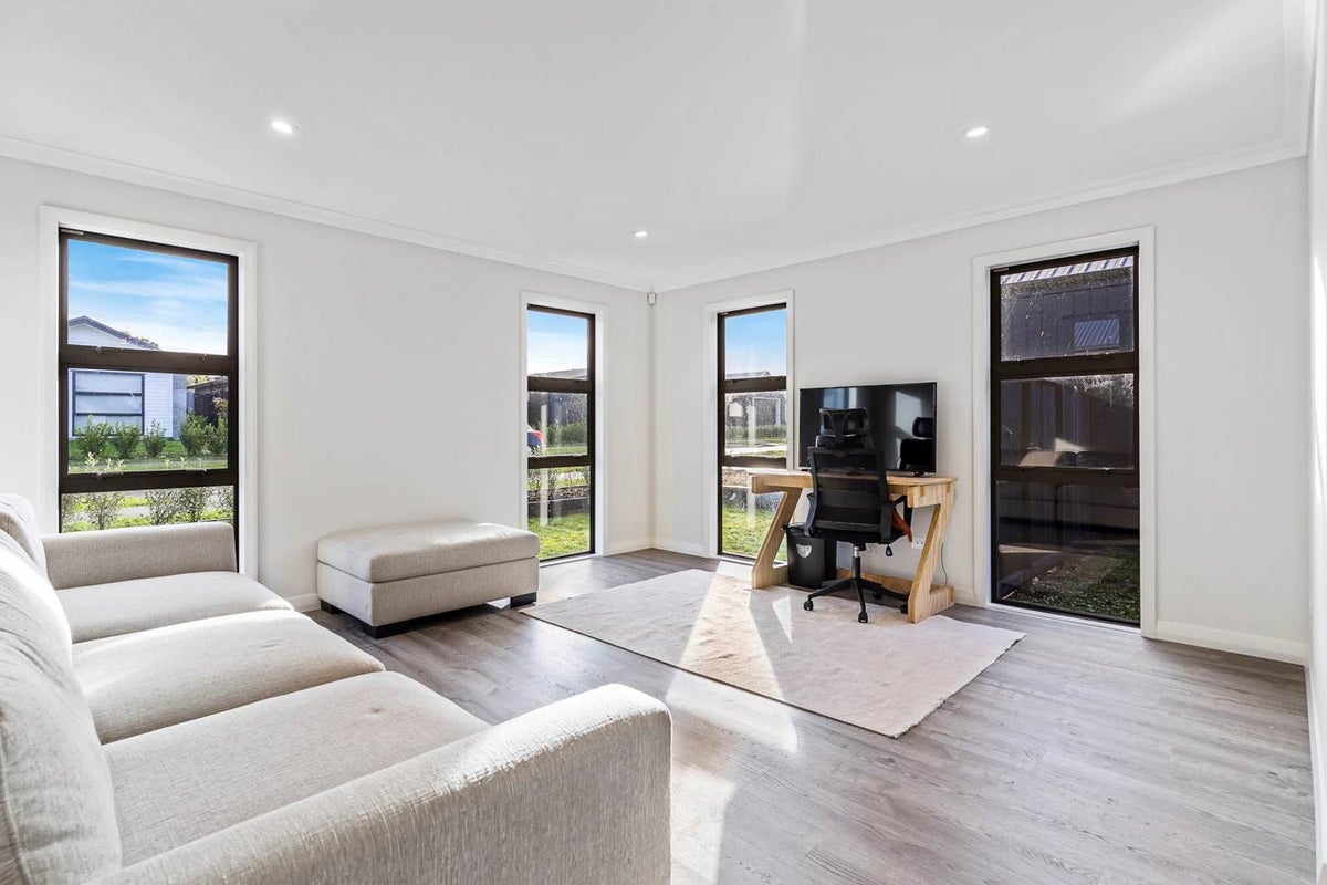 26 Rosslands Avenue, Karaka, Papakura - Carousel 2