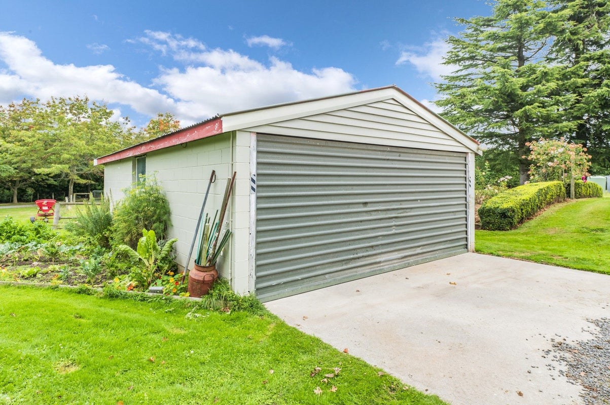 578 Hoskyns Road, West Melton, Christchurch - Carousel 21