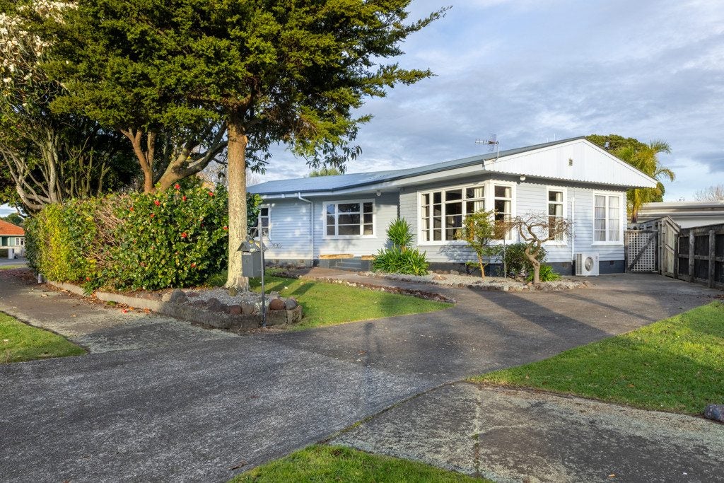 4 Hughes Avenue, Hokowhitu, Palmerston North - Carousel 25