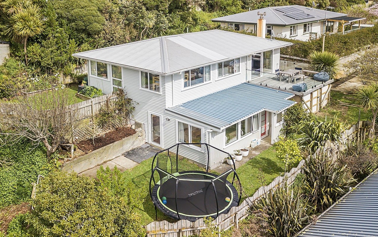 81 Severn Street, Island Bay, Wellington - Carousel 1