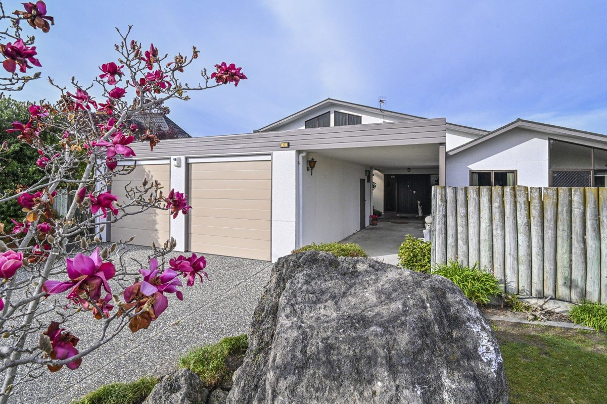 17 Donegal Crescent, Tamatea, Napier - Carousel 1