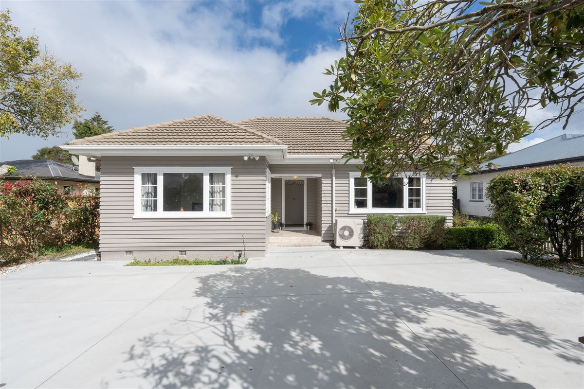 71 Dey Street, Hamilton East, Hamilton - Carousel 2