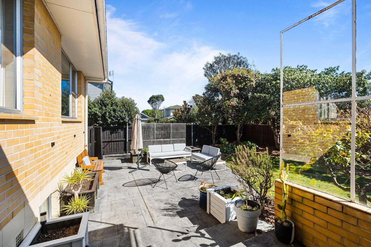 10 Highfield Place, Avonhead, Christchurch City, Canterbury - Carousel 2