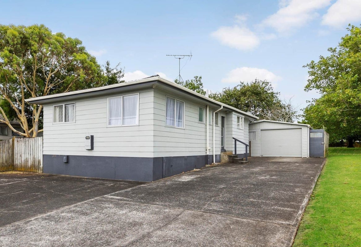 132 Gills Road, Half Moon Bay, Auckland - Carousel 1