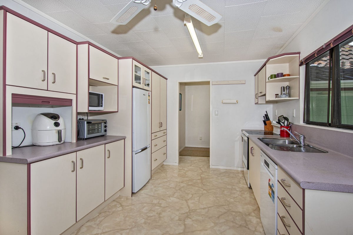 2/117 Paramount Parade, Tikipunga, Whangarei - Carousel 2