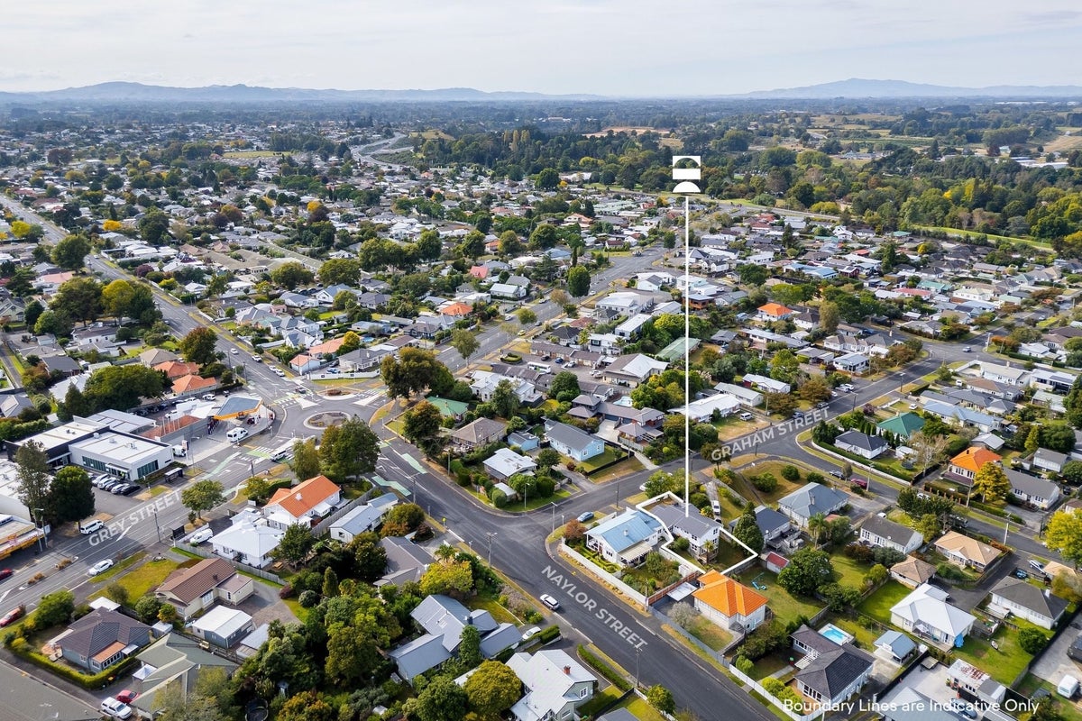 55 Graham Street, Hamilton East, Hamilton - Carousel 21