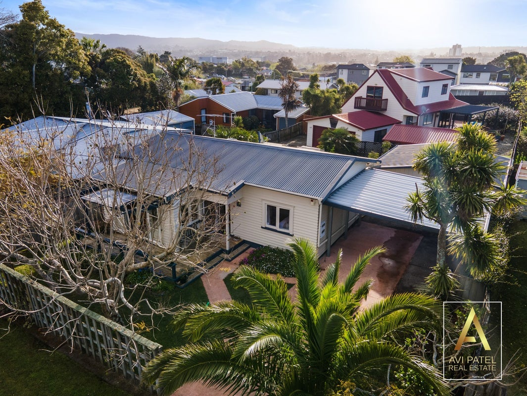 26 Blacklock Avenue, Henderson, Auckland - Carousel 2
