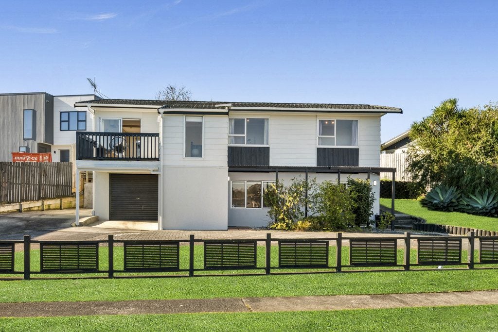 56 Archmillen Avenue, Pakuranga Heights, Auckland - Carousel 1