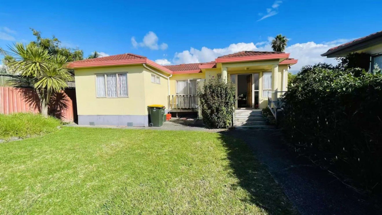 12 Tyndrum Place, Highland Park, Auckland - Carousel 2
