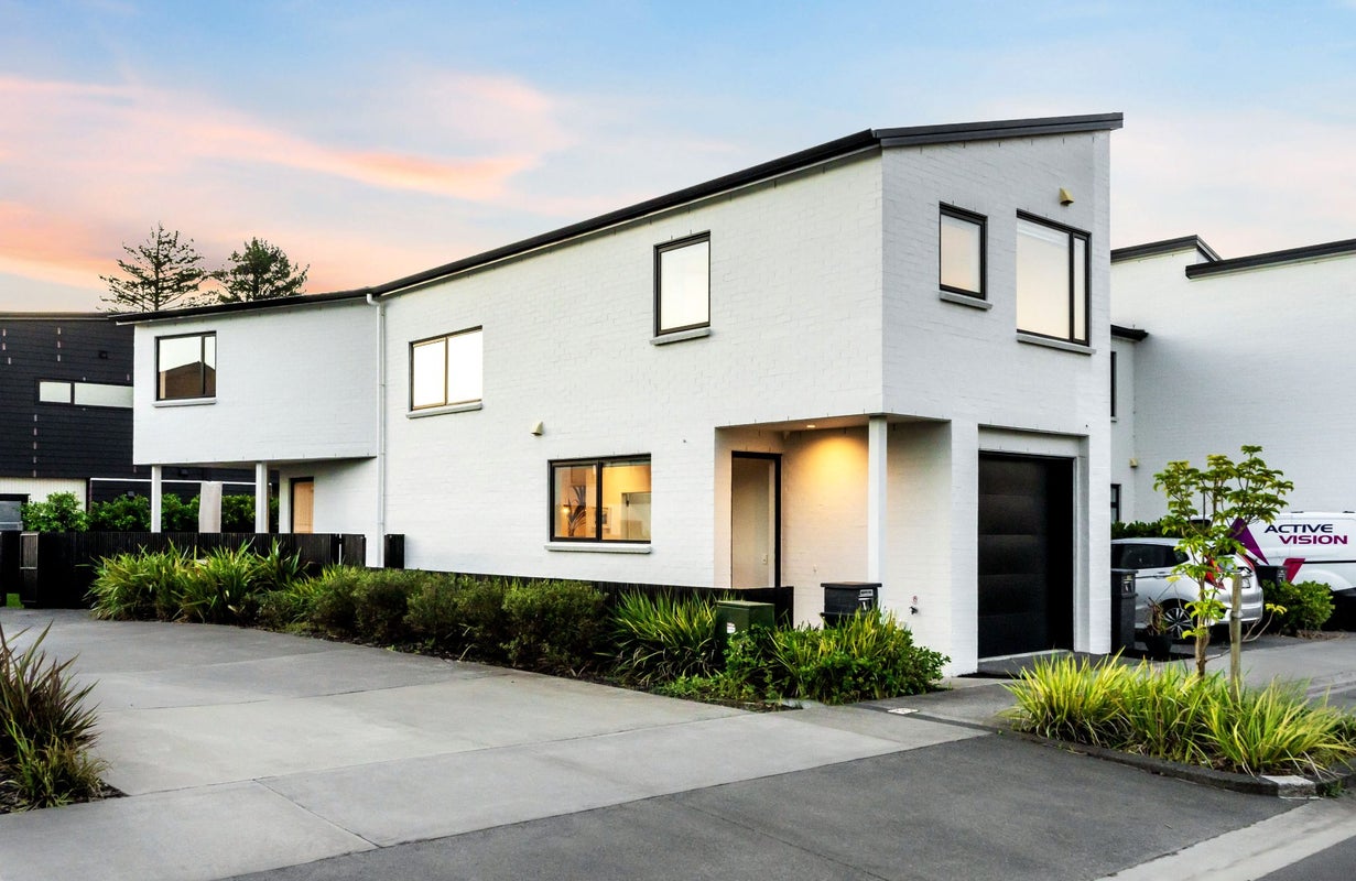 8 Frank Gill Road, Hobsonville, Auckland - Carousel 1