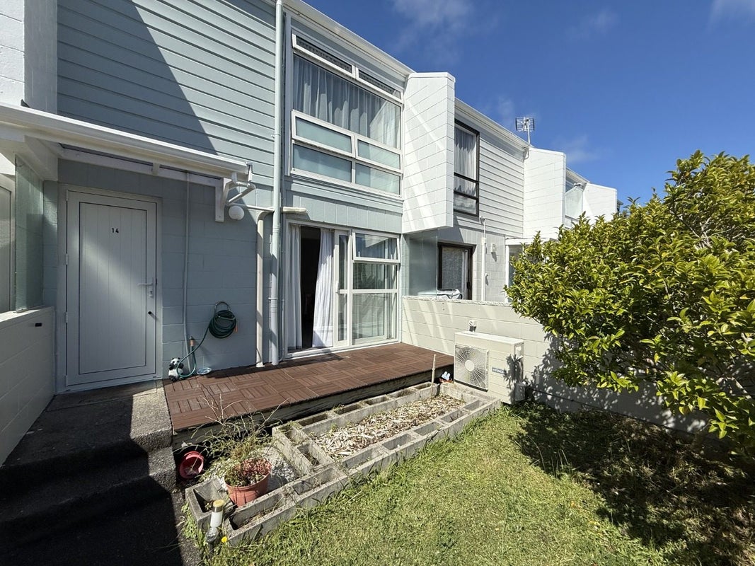 14/4 Dr Taylor Terrace, Johnsonville, Wellington - Carousel 1