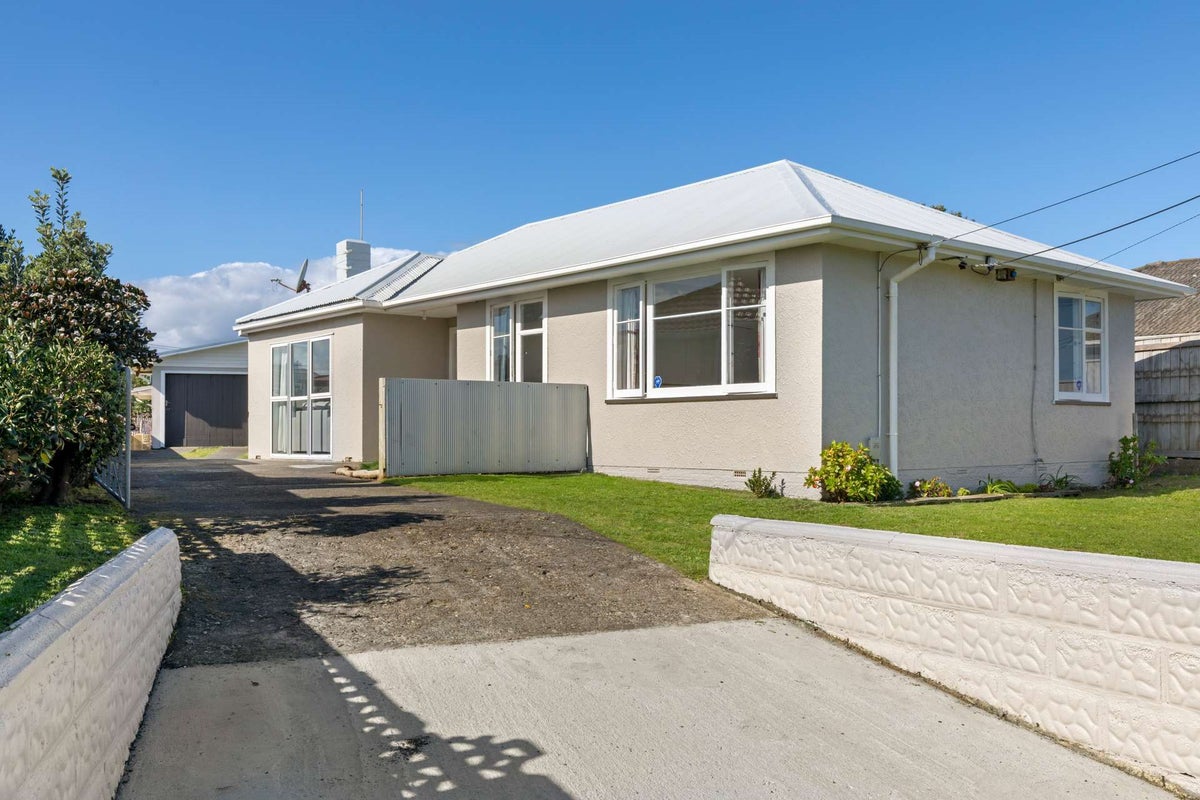 68 Matai Street, Castlecliff, Whanganui - Carousel 1