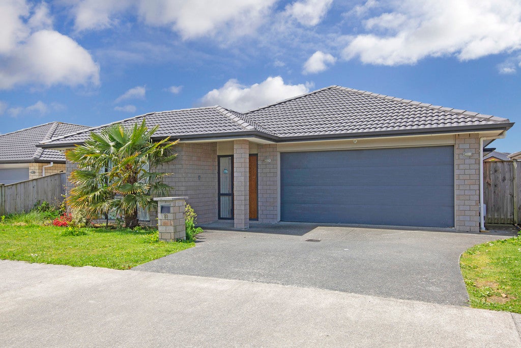 23 Arranmore Drive, Flat Bush, Auckland - Carousel 1