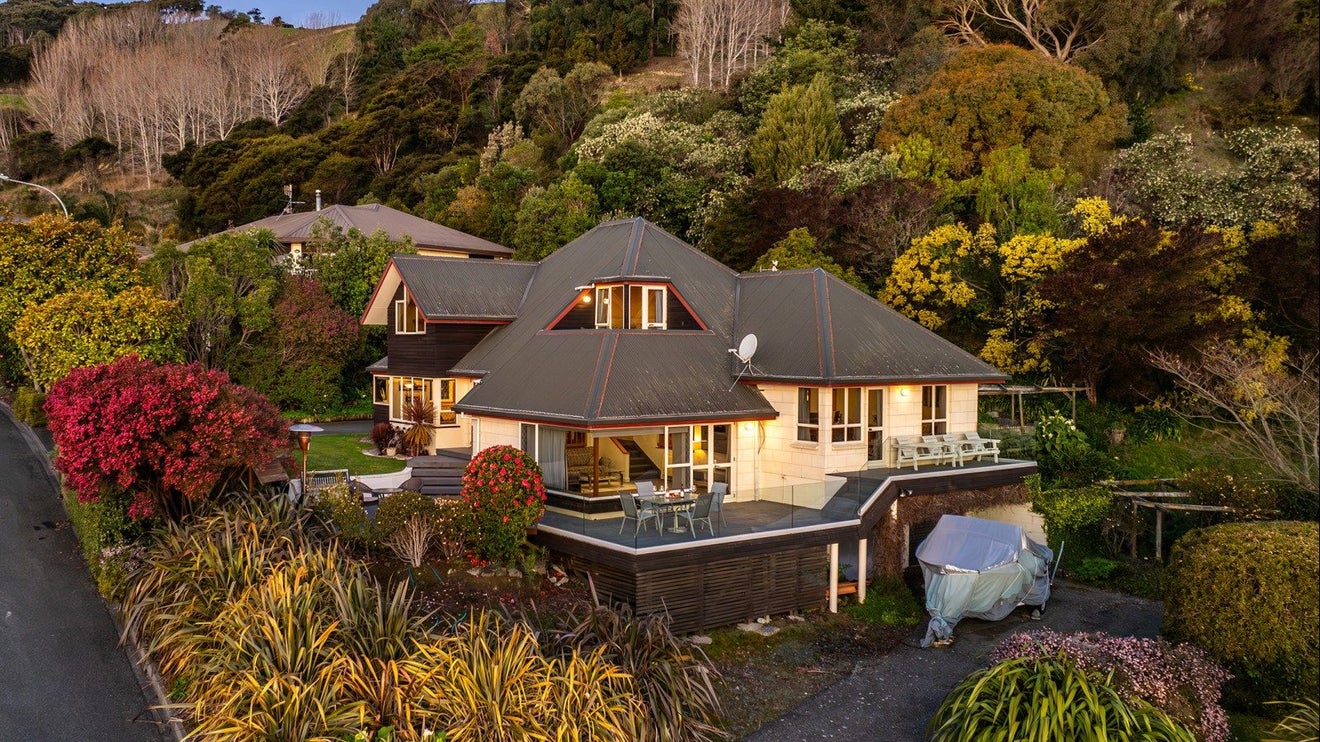 75 Wastney Terrace, Marybank, Nelson - Carousel 1