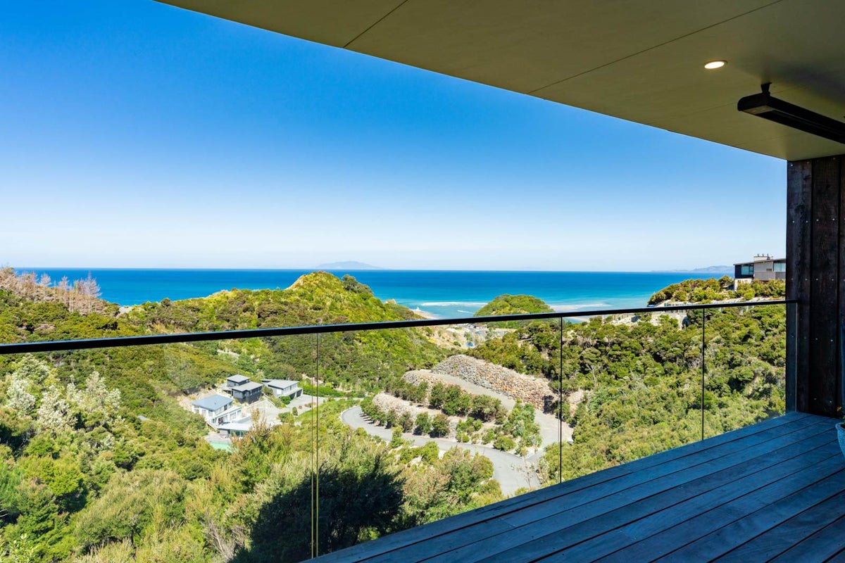 16 Seacoast Road, Mangawhai Heads, Mangawhai - Carousel 1