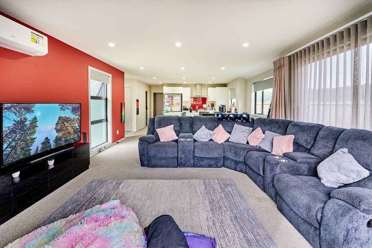 99 Meremere Street, Wainuiomata, Lower Hutt - Carousel 2