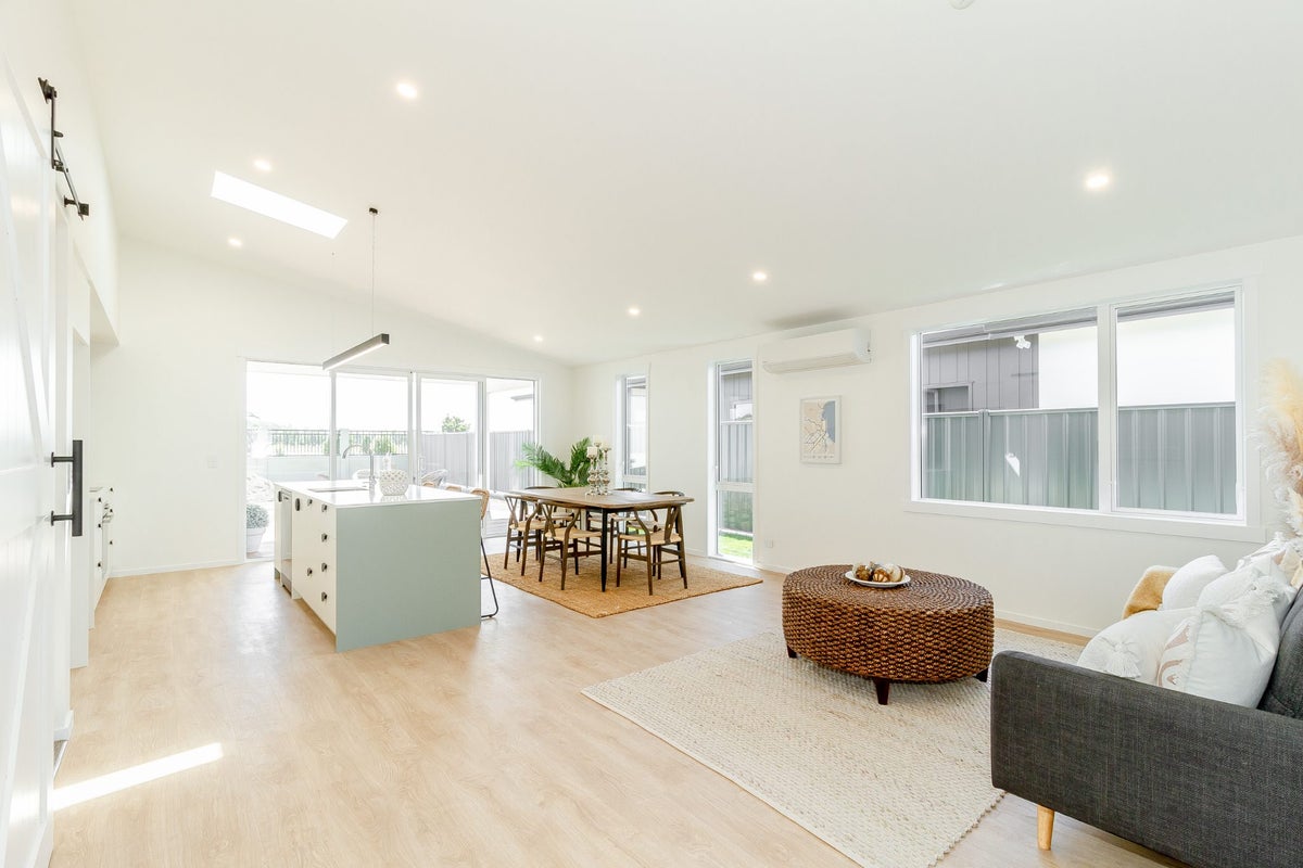 94 Pelorus Avenue, Poraiti, Napier - Carousel 2