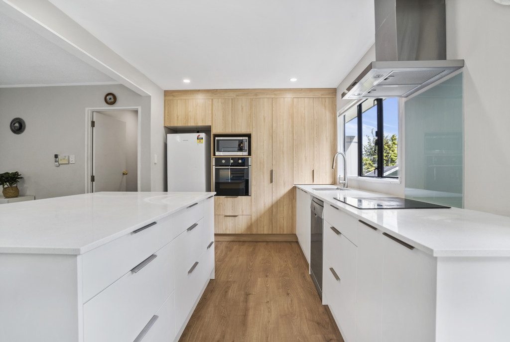 66B Kurnell Drive, Botany Downs, Auckland - Carousel 2