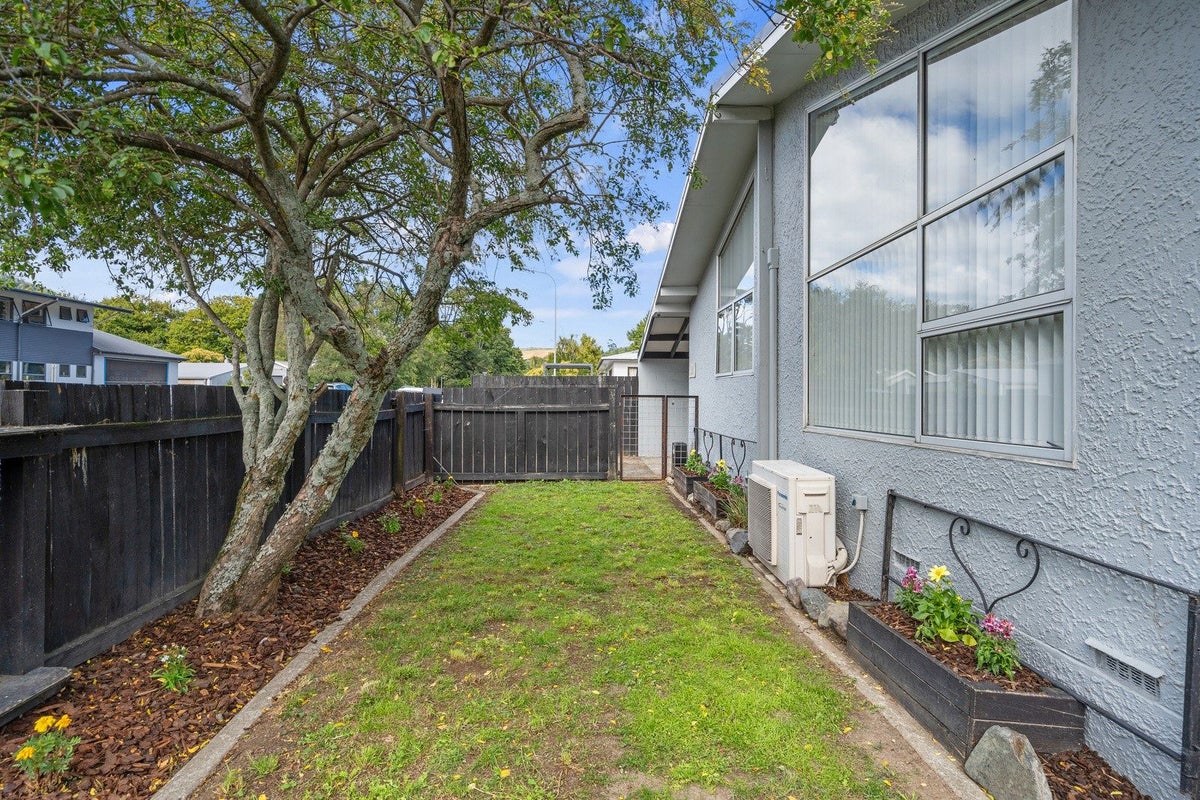 2/138 St Vincent Street, Toi Toi, Nelson - Carousel 1