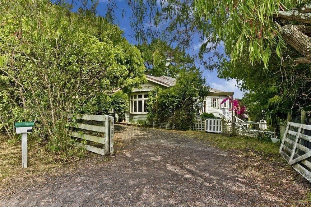 92 The Avenue, Lucas Heights, Auckland - Carousel 13