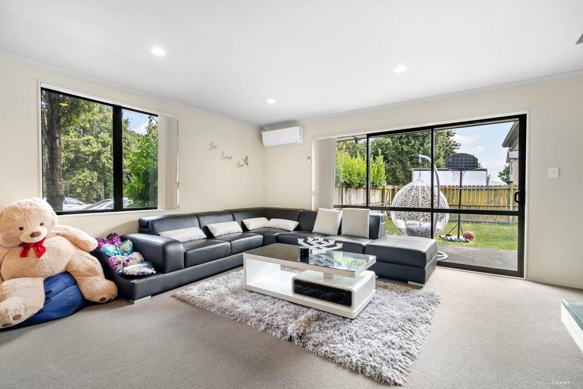 6 Marengo Parkway, Takanini, Auckland - Carousel 2