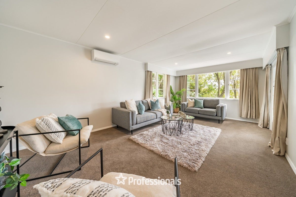 11 Hill Grove, Naenae, Lower Hutt - Carousel 1