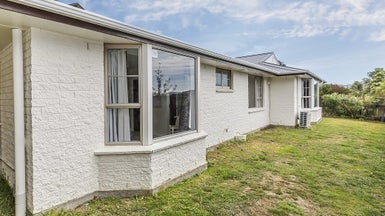 2 Kilsyth Street, Karori, Wellington - Carousel 1